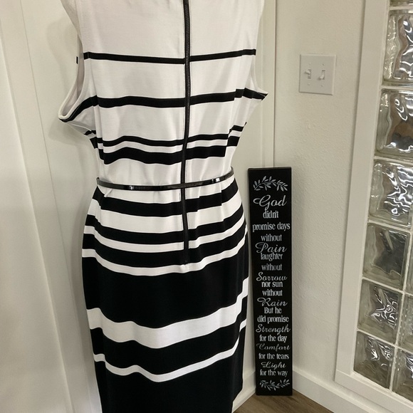 ❤️PRICE DROP❤️Liz Claiborne Dress with belt Size 14 EUC - Picture 4 of 6